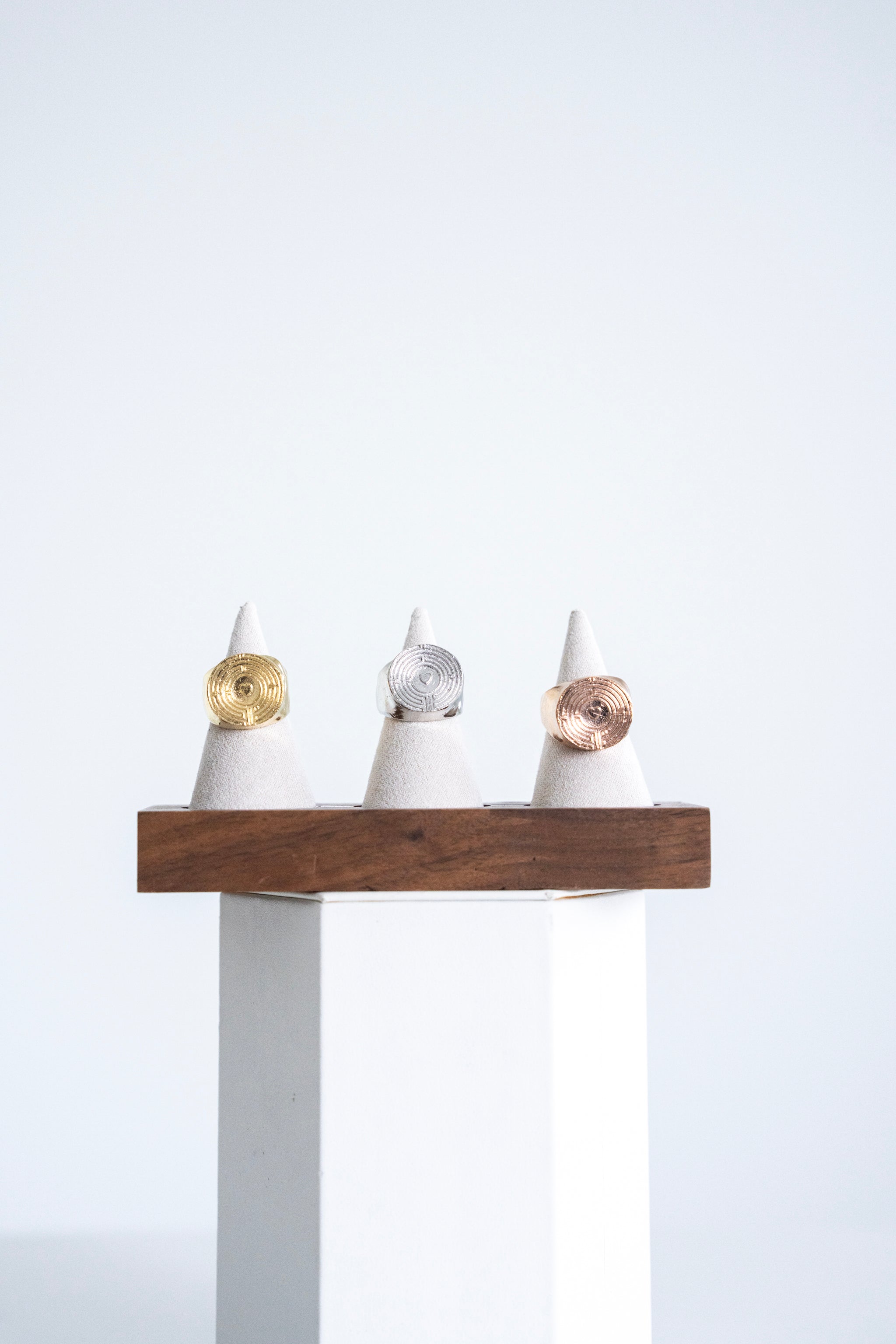 038 Labyrinth Ring