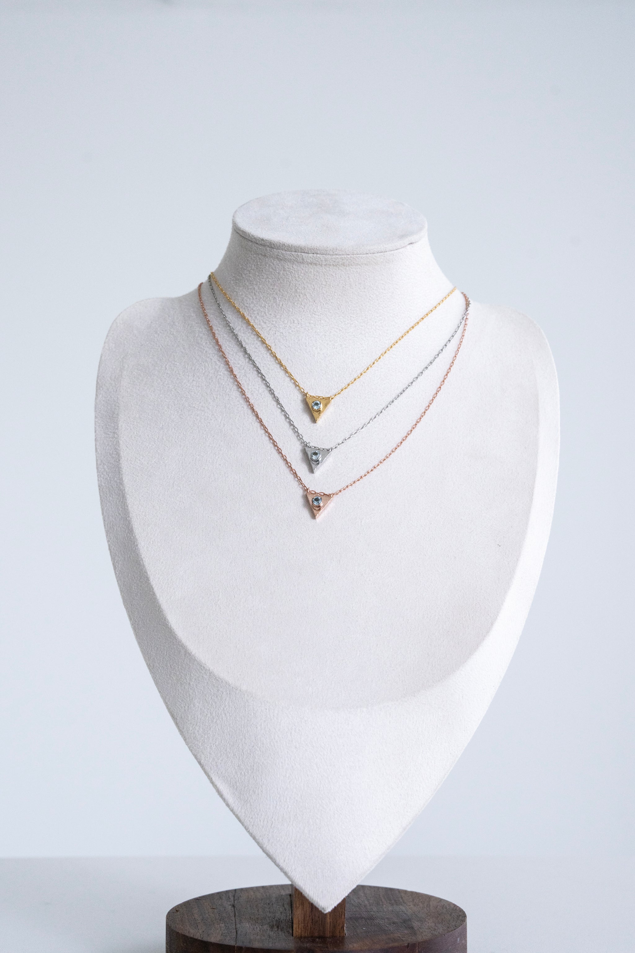 070 Birthstone Necklace December - Blue Topaz