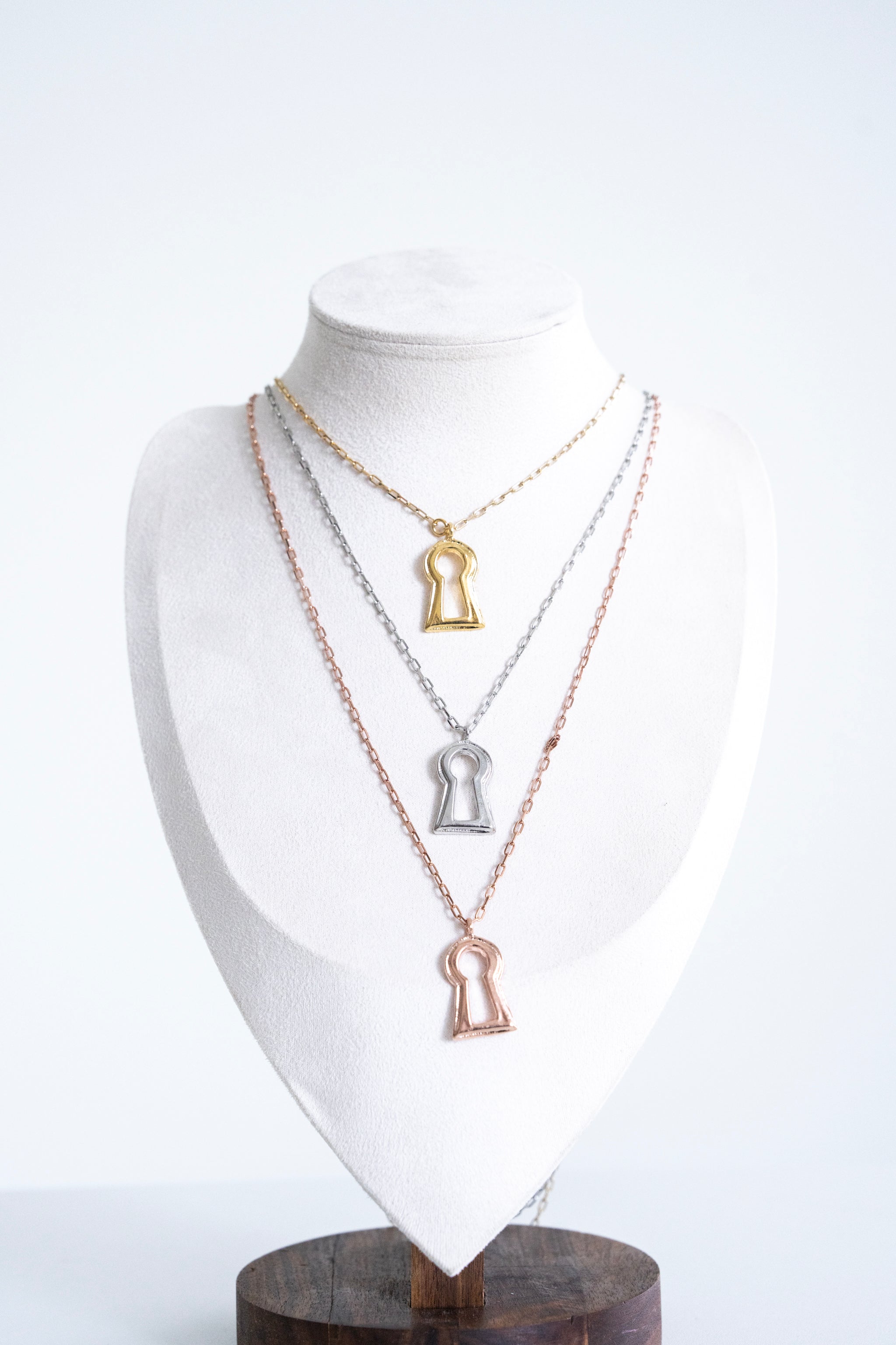043 Large Keyhole Necklace