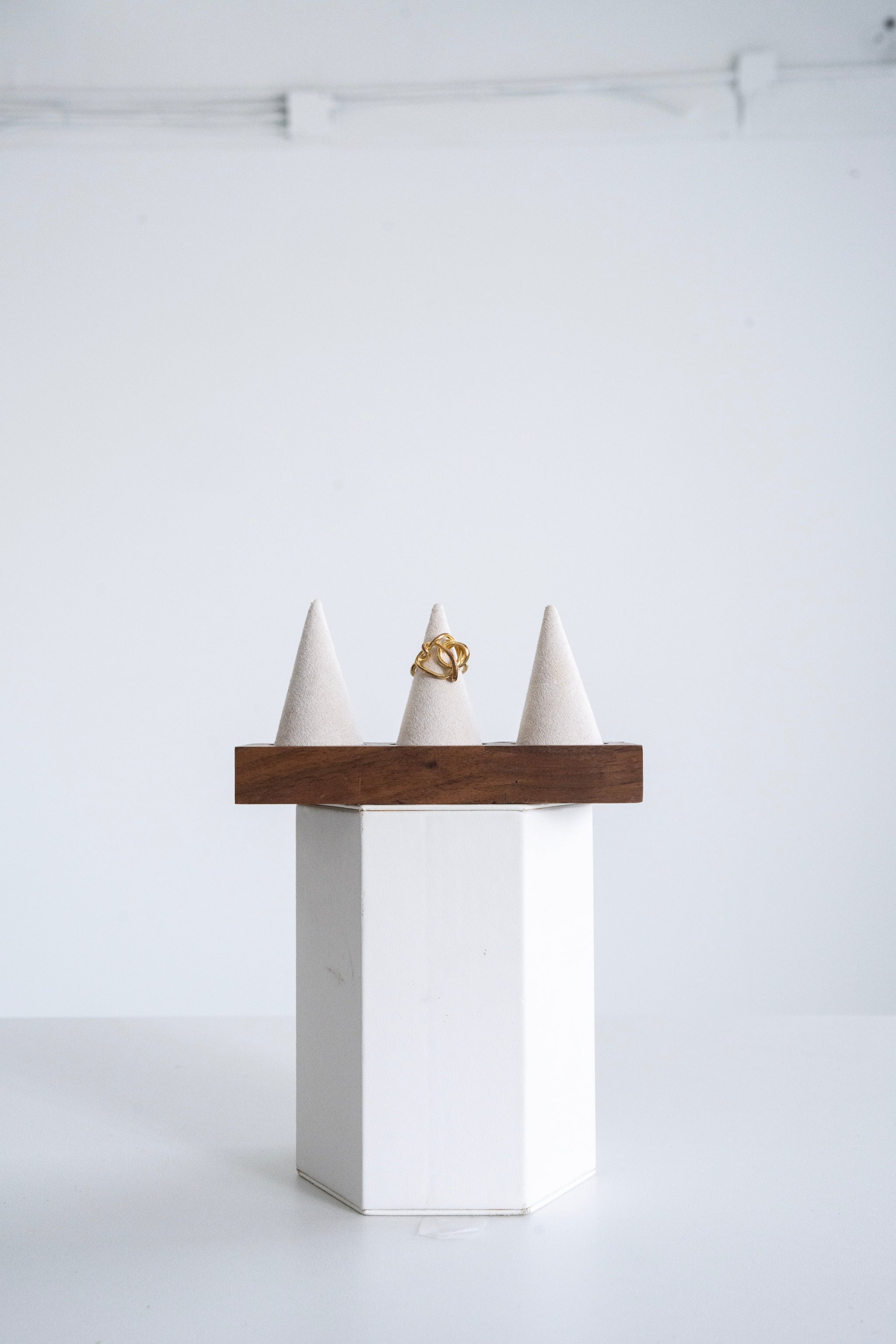 092 Imperfect Knot Ring
